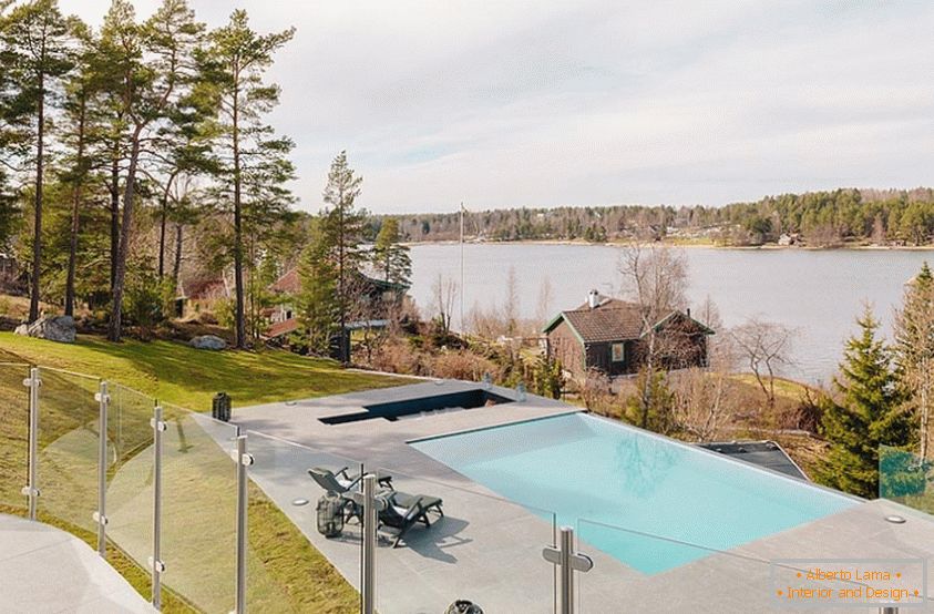 Pogled s prozora luksuzne vile u Švedskoj