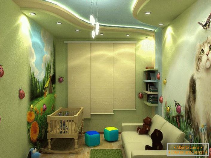 Svijetli dizajn dječje sobe sa šarenim crtežima poput dječaka i djevojke. 