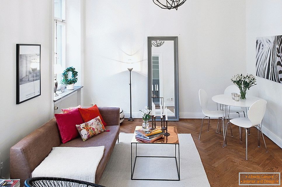 Interijer dnevne sobe u stilu skandinavskog dizajna